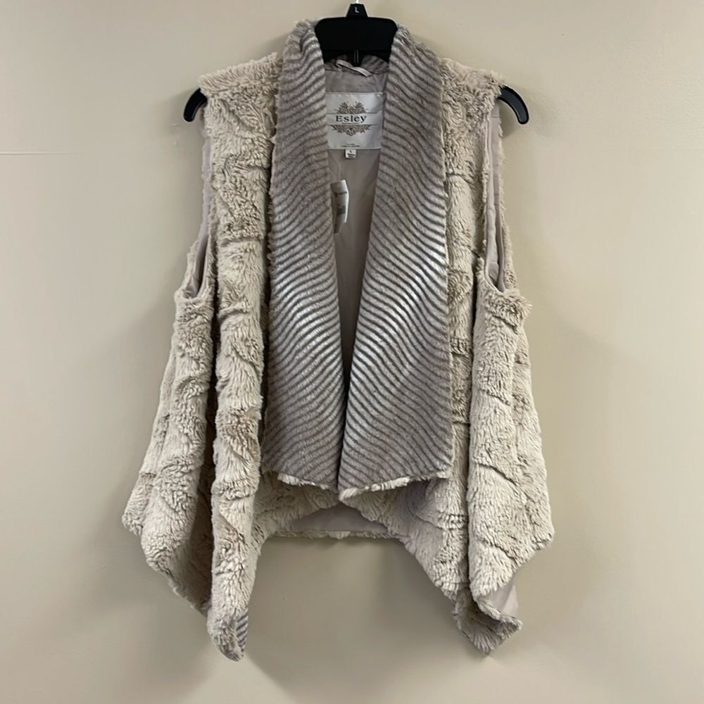 Esley Faux Fur Open Front Vest - Large - Tan - NWT
